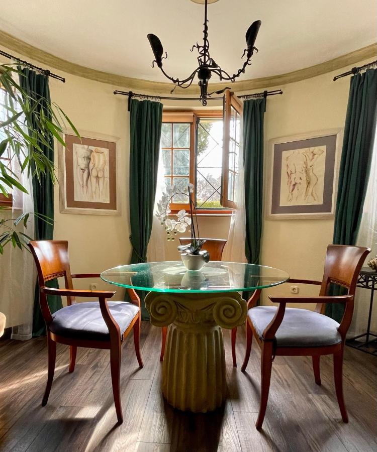 Buda Hills Villa Apartment บูดาเปสต์ ภายนอก รูปภาพ